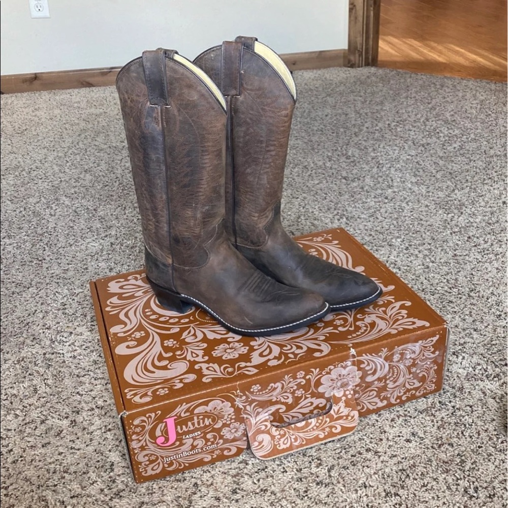 Justin cowboy boots